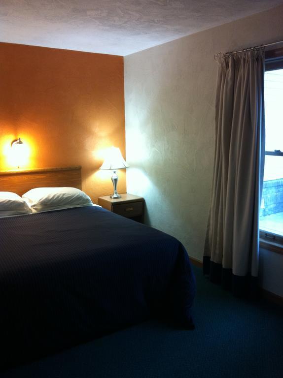 East Street Inn & Suites Tipton Bilik gambar